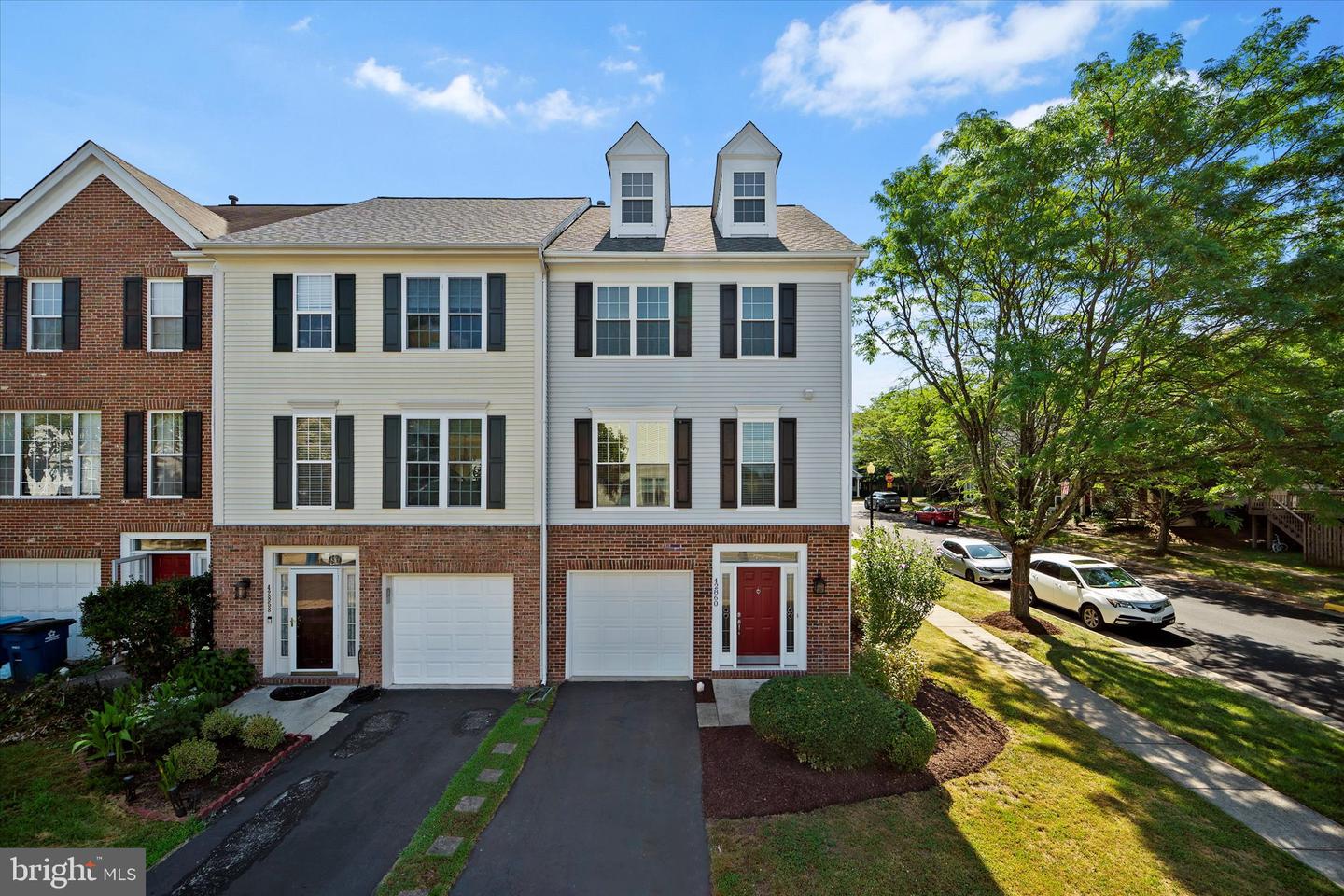 42860 GOLF VIEW DR, CHANTILLY, Virginia 20152, 3 Bedrooms Bedrooms, ,3 BathroomsBathrooms,Residential,For sale,42860 GOLF VIEW DR,VALO2100812 MLS # VALO2100812