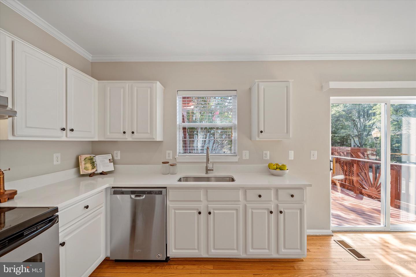 42860 GOLF VIEW DR, CHANTILLY, Virginia 20152, 3 Bedrooms Bedrooms, ,3 BathroomsBathrooms,Residential,For sale,42860 GOLF VIEW DR,VALO2100812 MLS # VALO2100812
