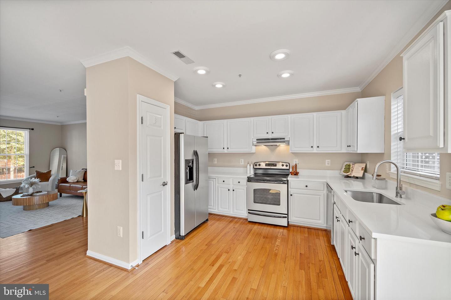 42860 GOLF VIEW DR, CHANTILLY, Virginia 20152, 3 Bedrooms Bedrooms, ,3 BathroomsBathrooms,Residential,For sale,42860 GOLF VIEW DR,VALO2100812 MLS # VALO2100812