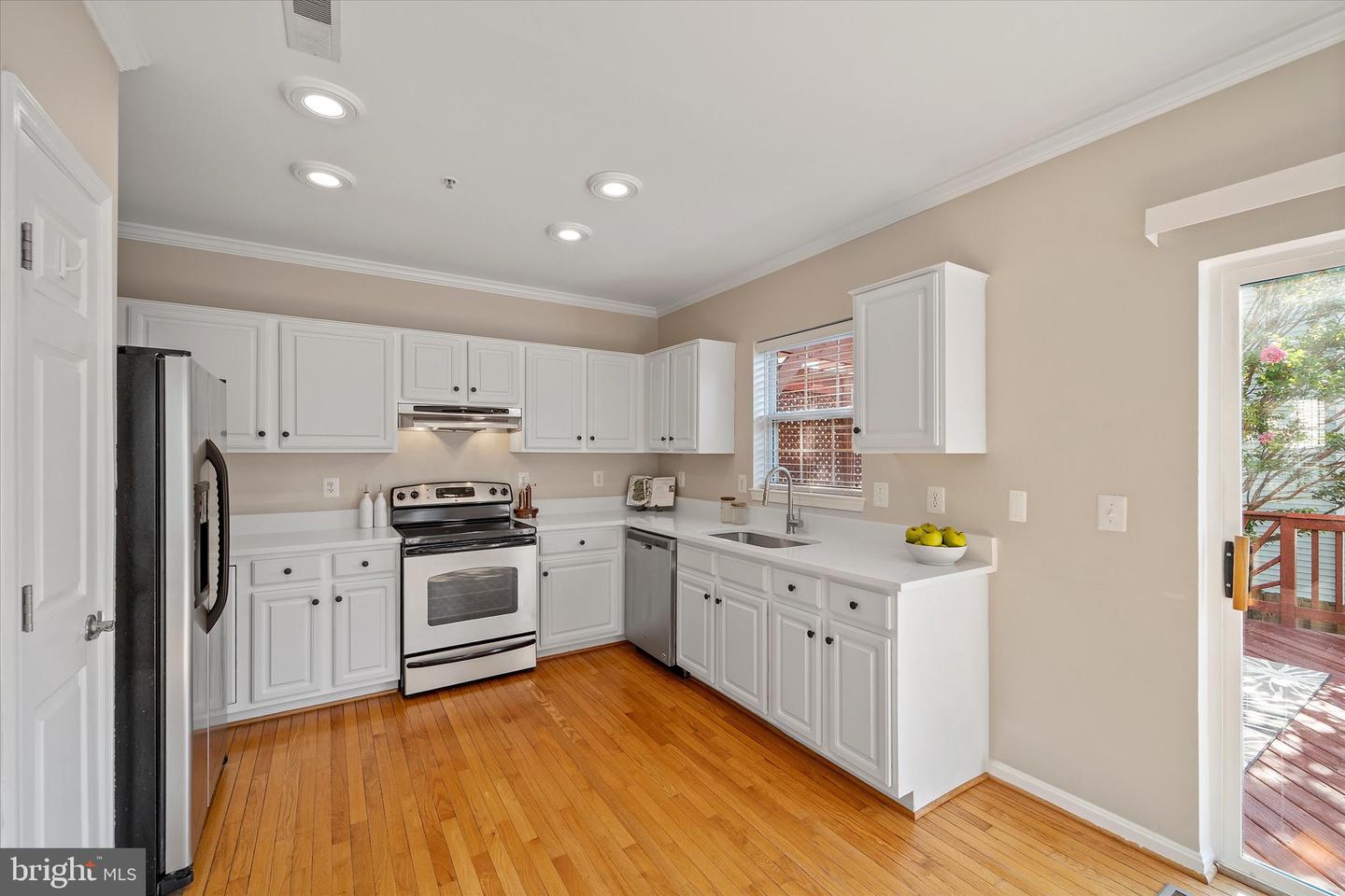 42860 GOLF VIEW DR, CHANTILLY, Virginia 20152, 3 Bedrooms Bedrooms, ,3 BathroomsBathrooms,Residential,For sale,42860 GOLF VIEW DR,VALO2100812 MLS # VALO2100812