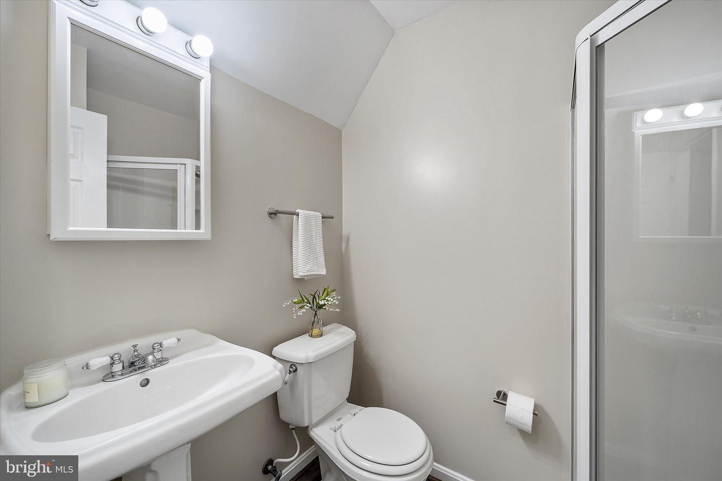 42860 GOLF VIEW DR, CHANTILLY, Virginia 20152, 3 Bedrooms Bedrooms, ,3 BathroomsBathrooms,Residential,For sale,42860 GOLF VIEW DR,VALO2100812 MLS # VALO2100812