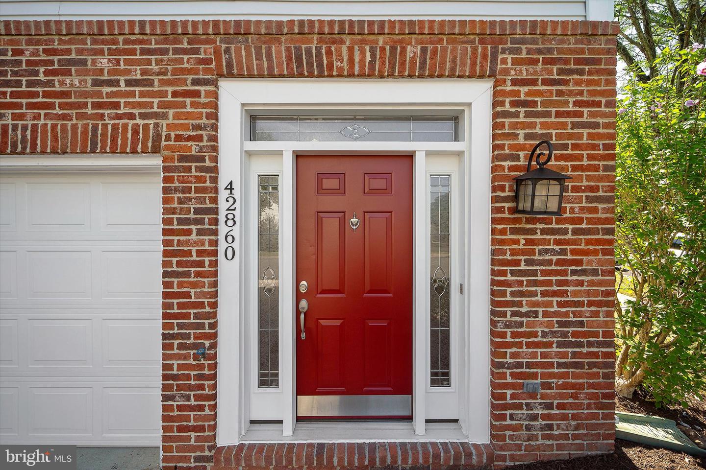 42860 GOLF VIEW DR, CHANTILLY, Virginia 20152, 3 Bedrooms Bedrooms, ,3 BathroomsBathrooms,Residential,For sale,42860 GOLF VIEW DR,VALO2100812 MLS # VALO2100812