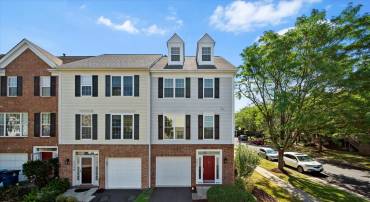 42860 GOLF VIEW DR, CHANTILLY, Virginia 20152, 3 Bedrooms Bedrooms, ,3 BathroomsBathrooms,Residential,For sale,42860 GOLF VIEW DR,VALO2100812 MLS # VALO2100812
