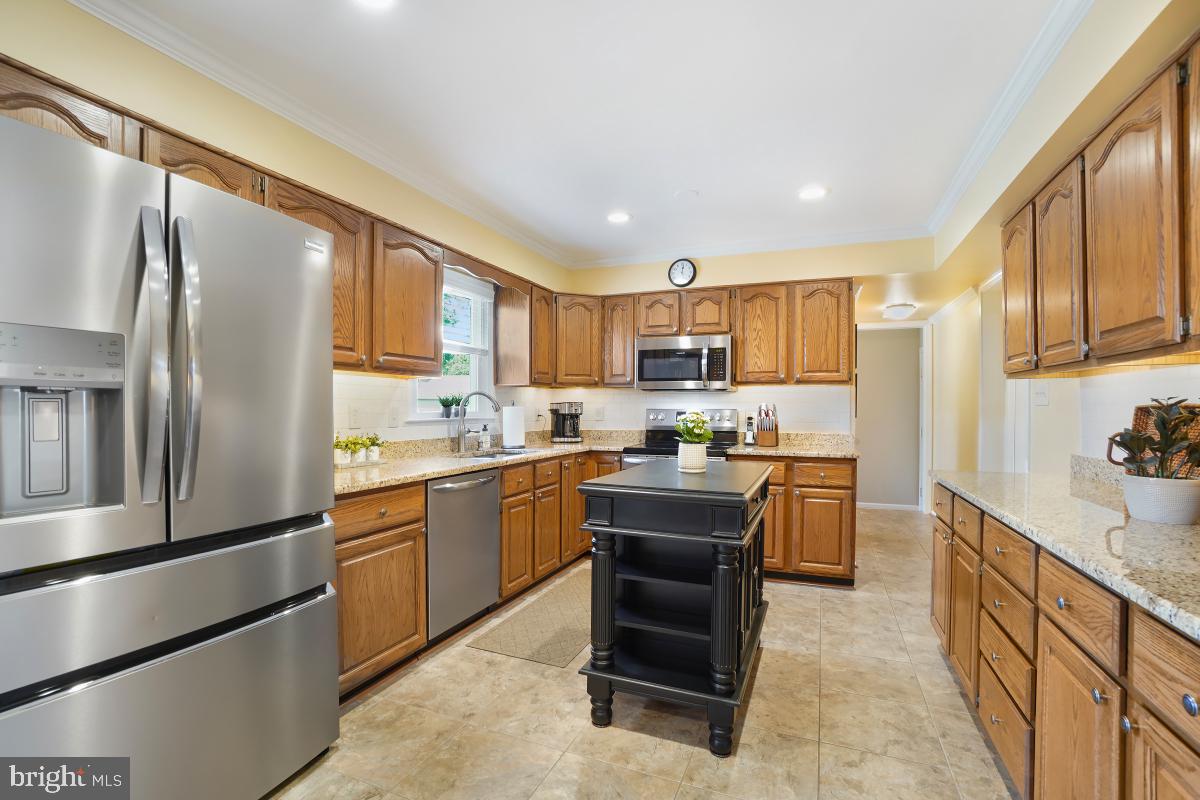 8940 TARRAGON CT, MANASSAS, Virginia 20110, 3 Bedrooms Bedrooms, ,2 BathroomsBathrooms,Residential,For sale,8940 TARRAGON CT,VAMN2008602 MLS # VAMN2008602