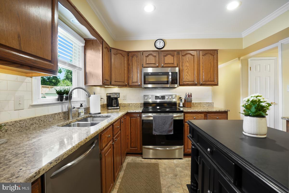 8940 TARRAGON CT, MANASSAS, Virginia 20110, 3 Bedrooms Bedrooms, ,2 BathroomsBathrooms,Residential,For sale,8940 TARRAGON CT,VAMN2008602 MLS # VAMN2008602