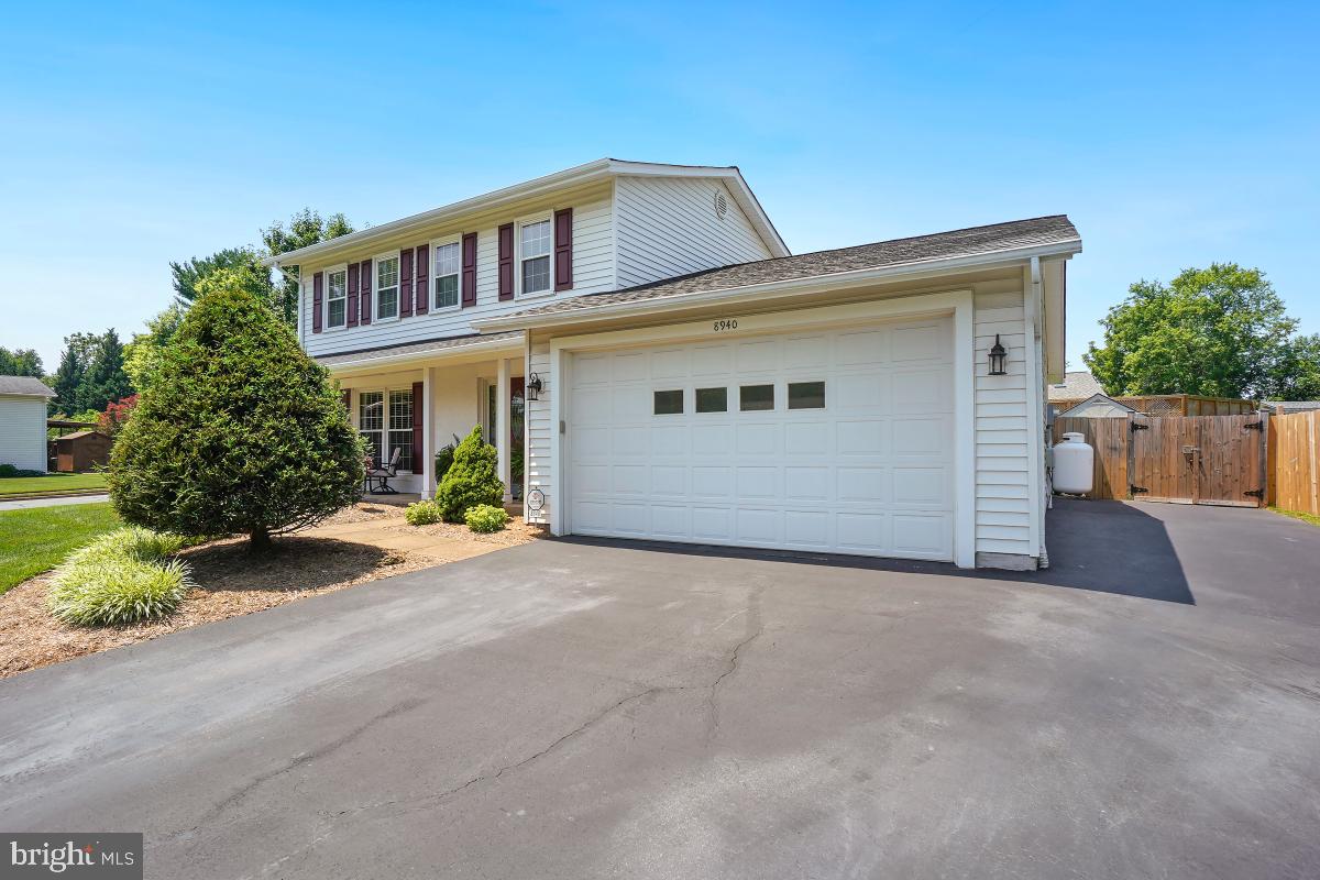 8940 TARRAGON CT, MANASSAS, Virginia 20110, 3 Bedrooms Bedrooms, ,2 BathroomsBathrooms,Residential,For sale,8940 TARRAGON CT,VAMN2008602 MLS # VAMN2008602