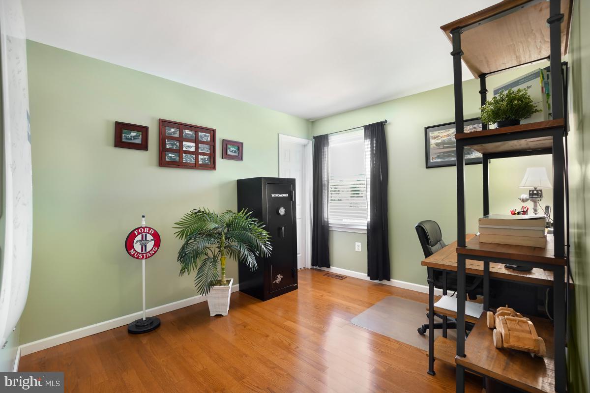8940 TARRAGON CT, MANASSAS, Virginia 20110, 3 Bedrooms Bedrooms, ,2 BathroomsBathrooms,Residential,For sale,8940 TARRAGON CT,VAMN2008602 MLS # VAMN2008602