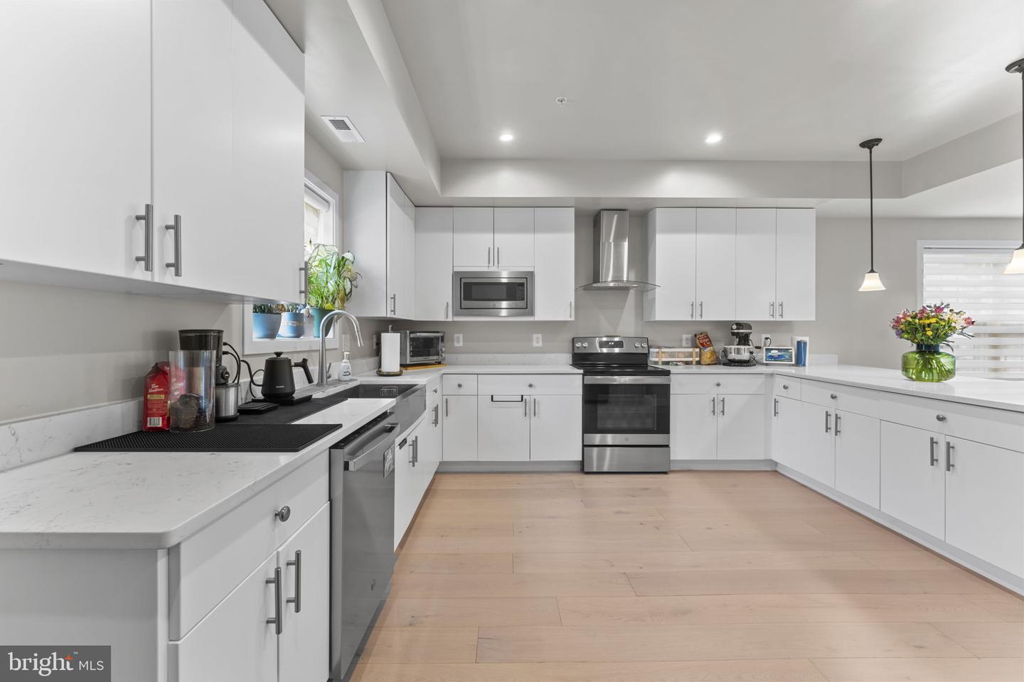 4008 9TH ST SE, WASHINGTON, District Of Columbia 20032, 4 Bedrooms Bedrooms, ,4 BathroomsBathrooms,Residential,For sale,4008 9TH ST SE,DCDC2208502 MLS # DCDC2208502