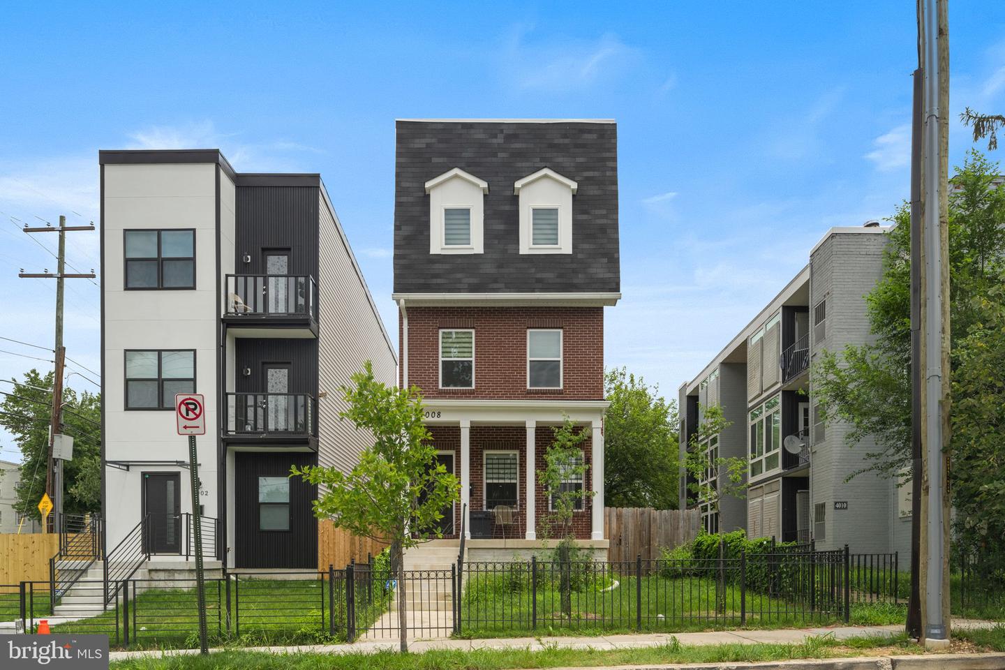 4008 9TH ST SE, WASHINGTON, District Of Columbia 20032, 4 Bedrooms Bedrooms, ,4 BathroomsBathrooms,Residential,For sale,4008 9TH ST SE,DCDC2208502 MLS # DCDC2208502