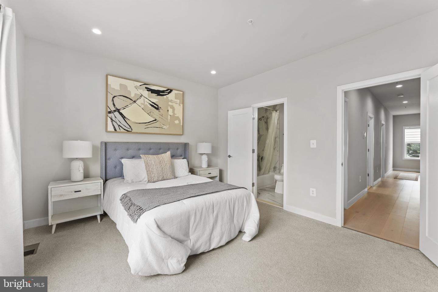4008 9TH ST SE, WASHINGTON, District Of Columbia 20032, 4 Bedrooms Bedrooms, ,4 BathroomsBathrooms,Residential,For sale,4008 9TH ST SE,DCDC2208502 MLS # DCDC2208502