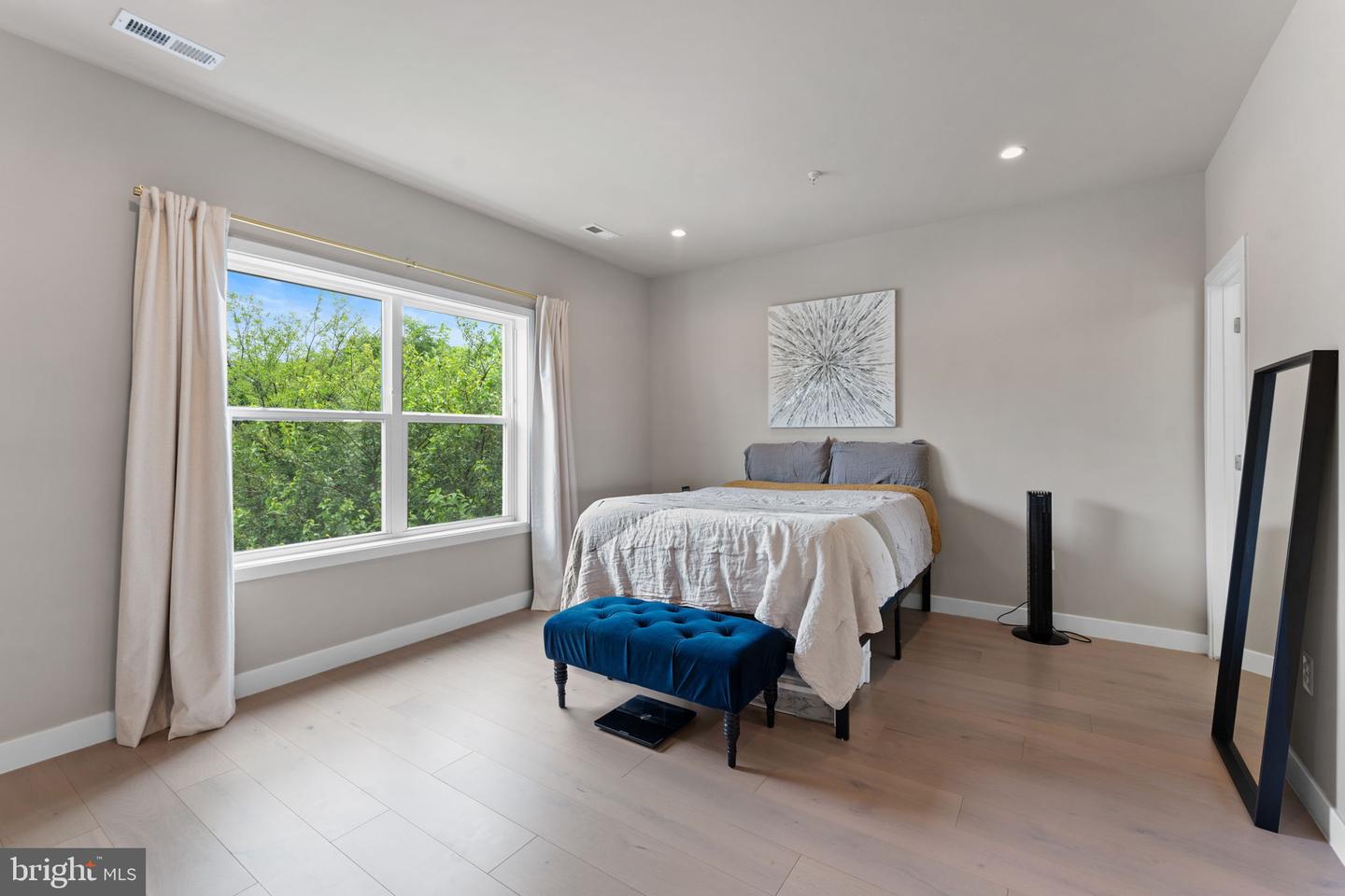 4008 9TH ST SE, WASHINGTON, District Of Columbia 20032, 4 Bedrooms Bedrooms, ,4 BathroomsBathrooms,Residential,For sale,4008 9TH ST SE,DCDC2208502 MLS # DCDC2208502