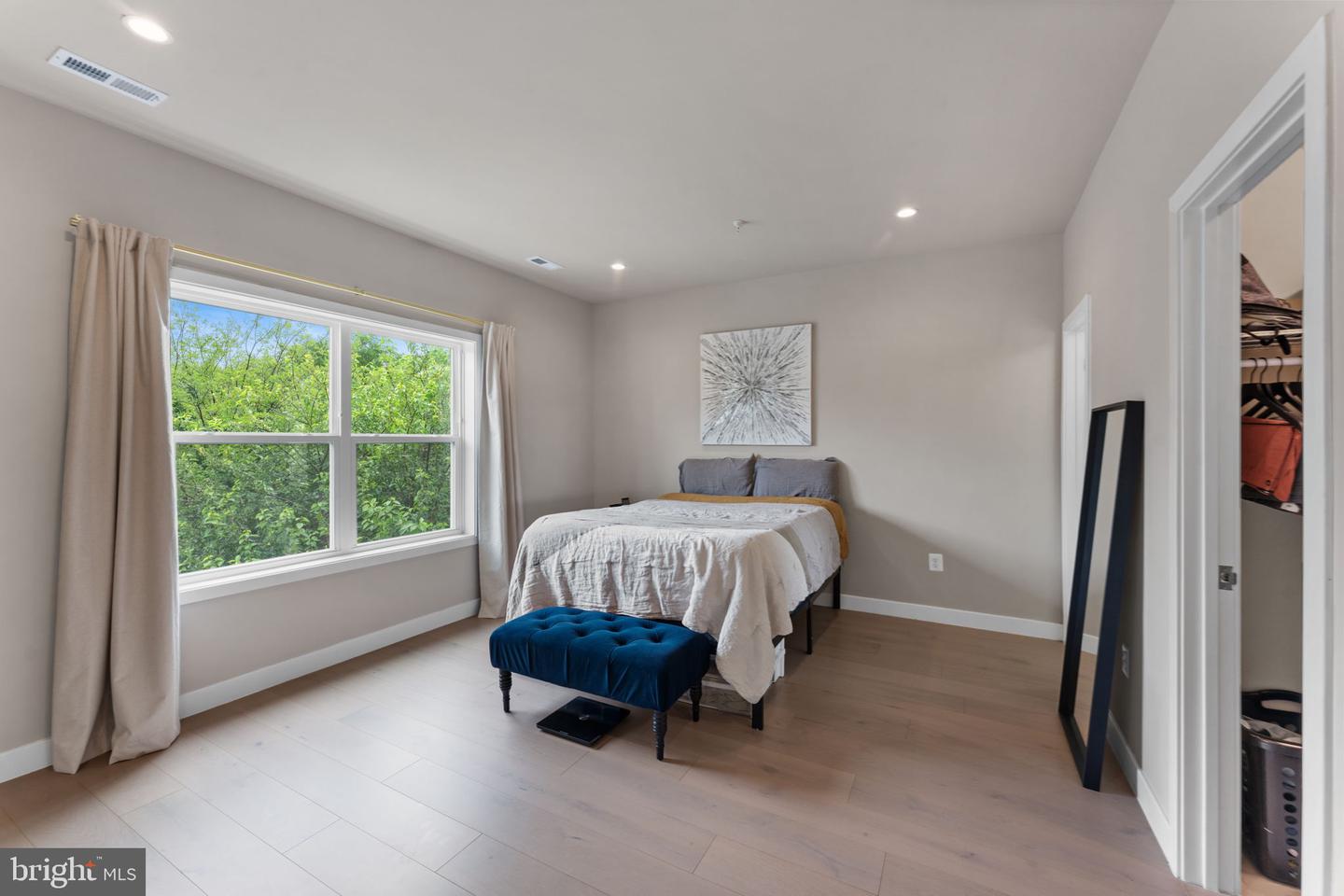 4008 9TH ST SE, WASHINGTON, District Of Columbia 20032, 4 Bedrooms Bedrooms, ,4 BathroomsBathrooms,Residential,For sale,4008 9TH ST SE,DCDC2208502 MLS # DCDC2208502
