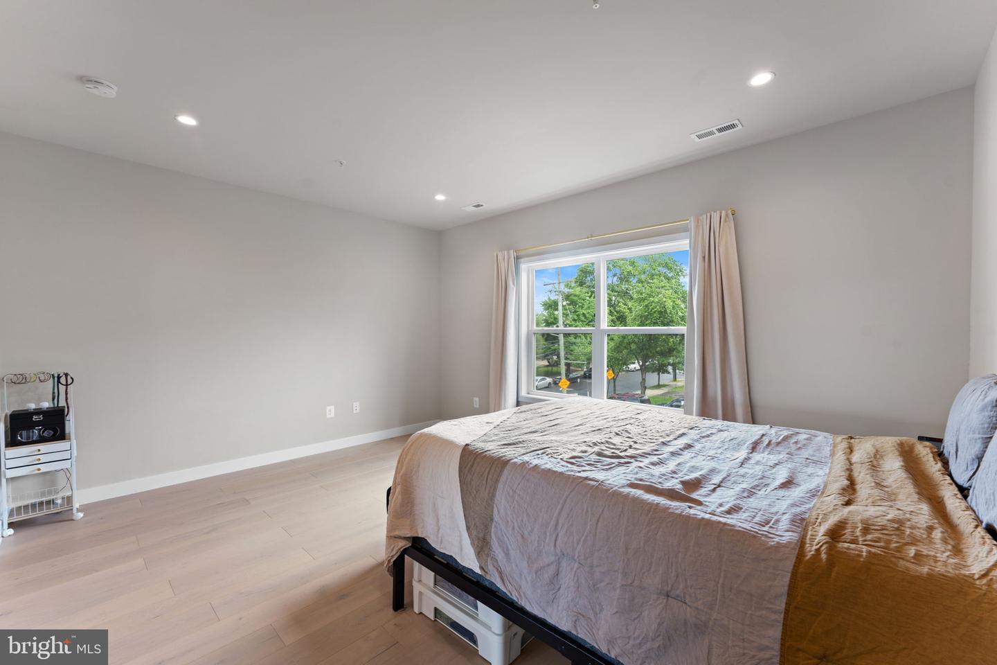 4008 9TH ST SE, WASHINGTON, District Of Columbia 20032, 4 Bedrooms Bedrooms, ,4 BathroomsBathrooms,Residential,For sale,4008 9TH ST SE,DCDC2208502 MLS # DCDC2208502