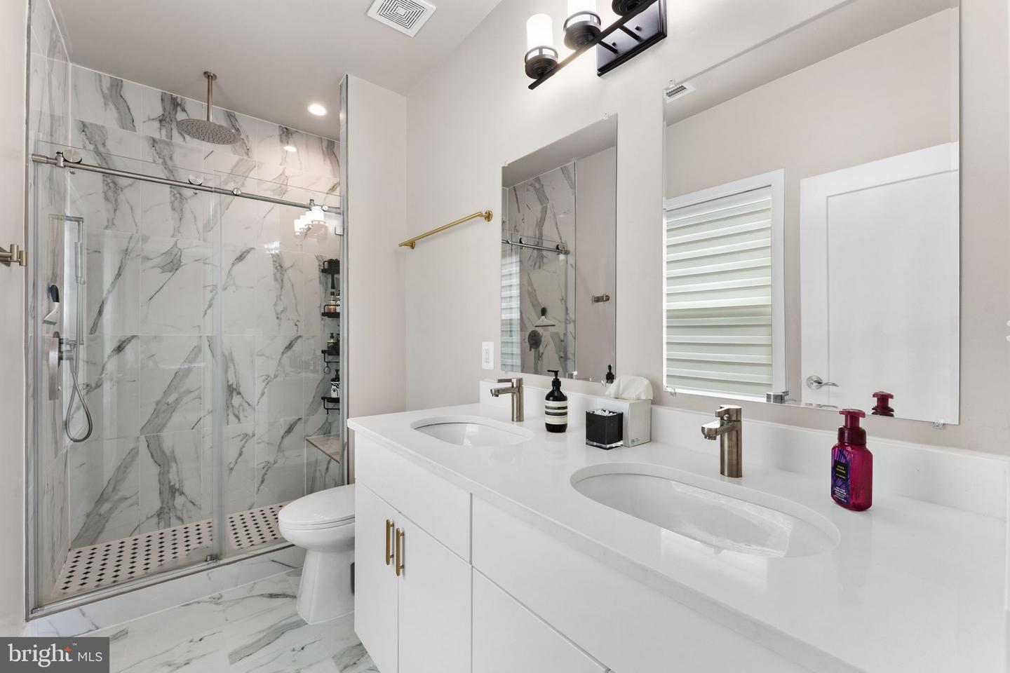 4008 9TH ST SE, WASHINGTON, District Of Columbia 20032, 4 Bedrooms Bedrooms, ,4 BathroomsBathrooms,Residential,For sale,4008 9TH ST SE,DCDC2208502 MLS # DCDC2208502