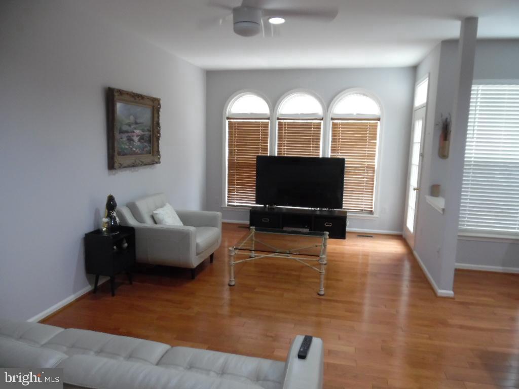 20597 GLENMERE SQ, STERLING, Virginia 20165, 3 Bedrooms Bedrooms, ,3 BathroomsBathrooms,Residential,For sale,20597 GLENMERE SQ,VALO2100894 MLS # VALO2100894