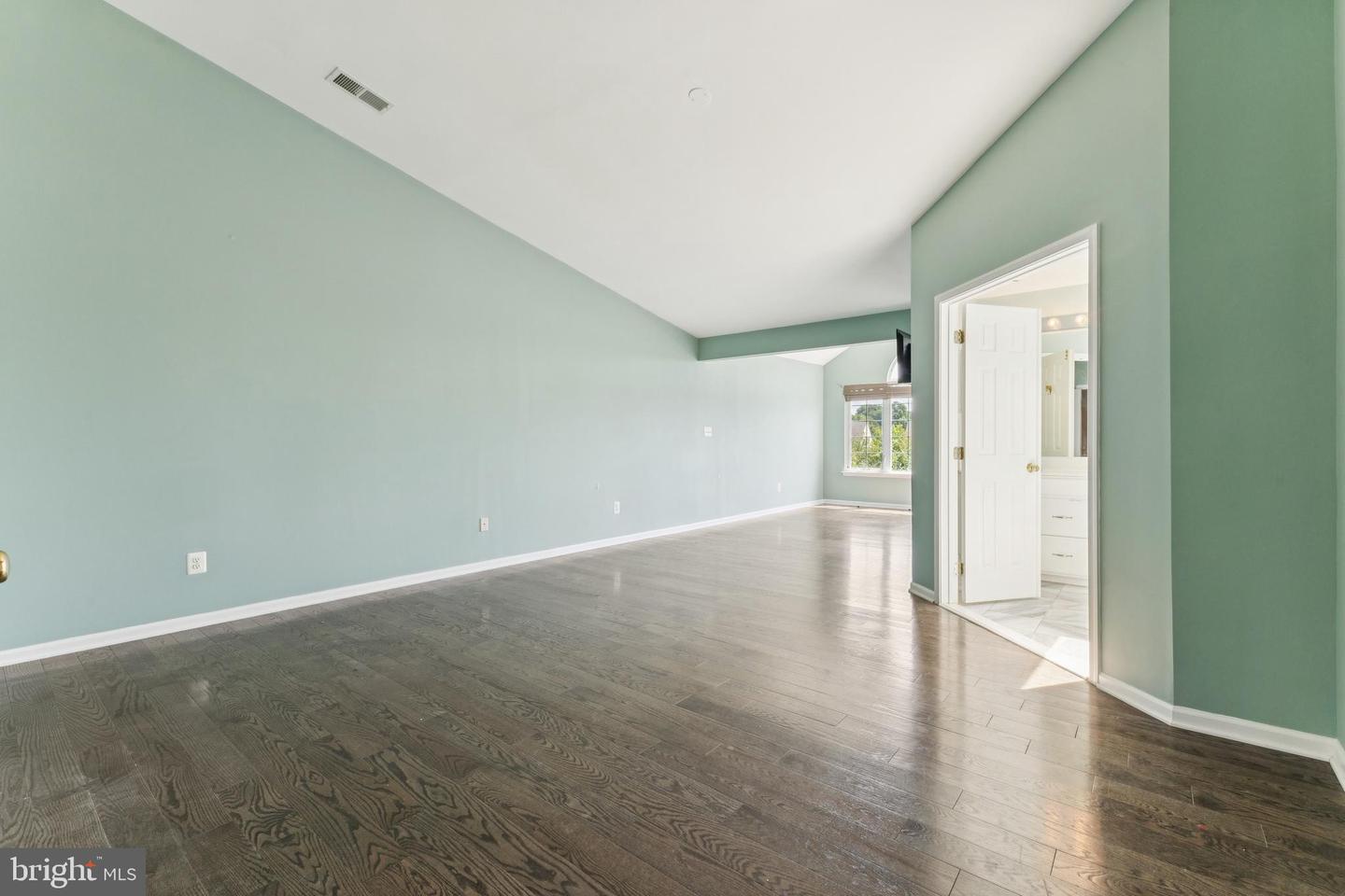 106 MISTY POND TER, PURCELLVILLE, Virginia 20132, 4 Bedrooms Bedrooms, ,3 BathroomsBathrooms,Residential,For sale,106 MISTY POND TER,VALO2100896 MLS # VALO2100896