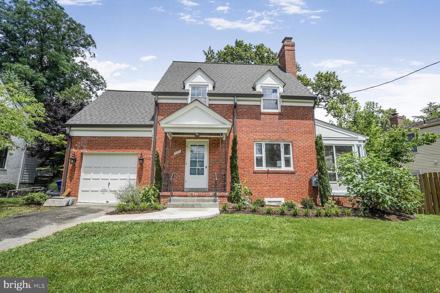 6111 WASHINGTON BLVD, ARLINGTON, Virginia 22205, 5 Bedrooms Bedrooms, ,2 BathroomsBathrooms,Residential,For sale,6111 WASHINGTON BLVD,VAAR2060062 MLS # VAAR2060062