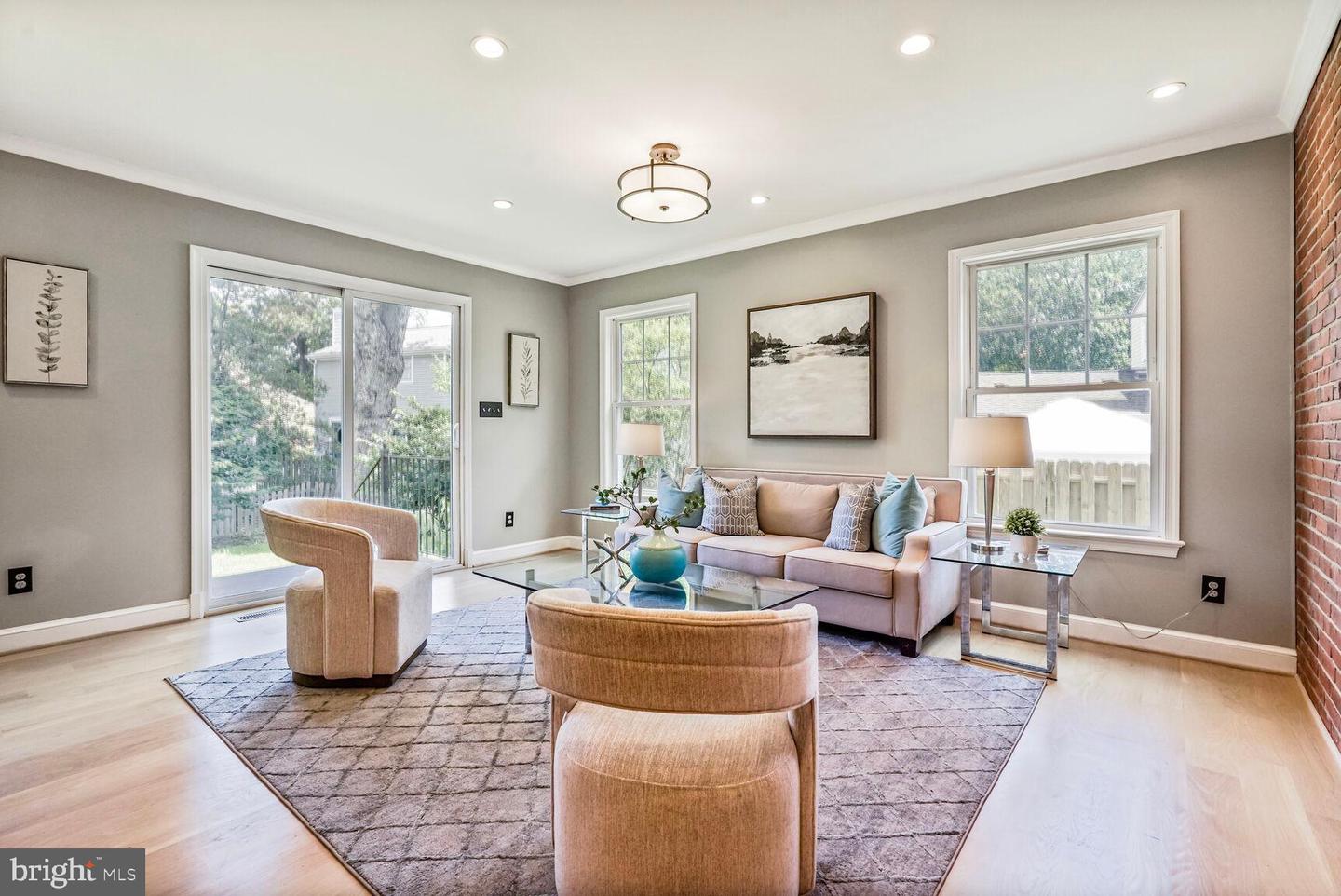6111 WASHINGTON BLVD, ARLINGTON, Virginia 22205, 5 Bedrooms Bedrooms, ,2 BathroomsBathrooms,Residential,For sale,6111 WASHINGTON BLVD,VAAR2060062 MLS # VAAR2060062