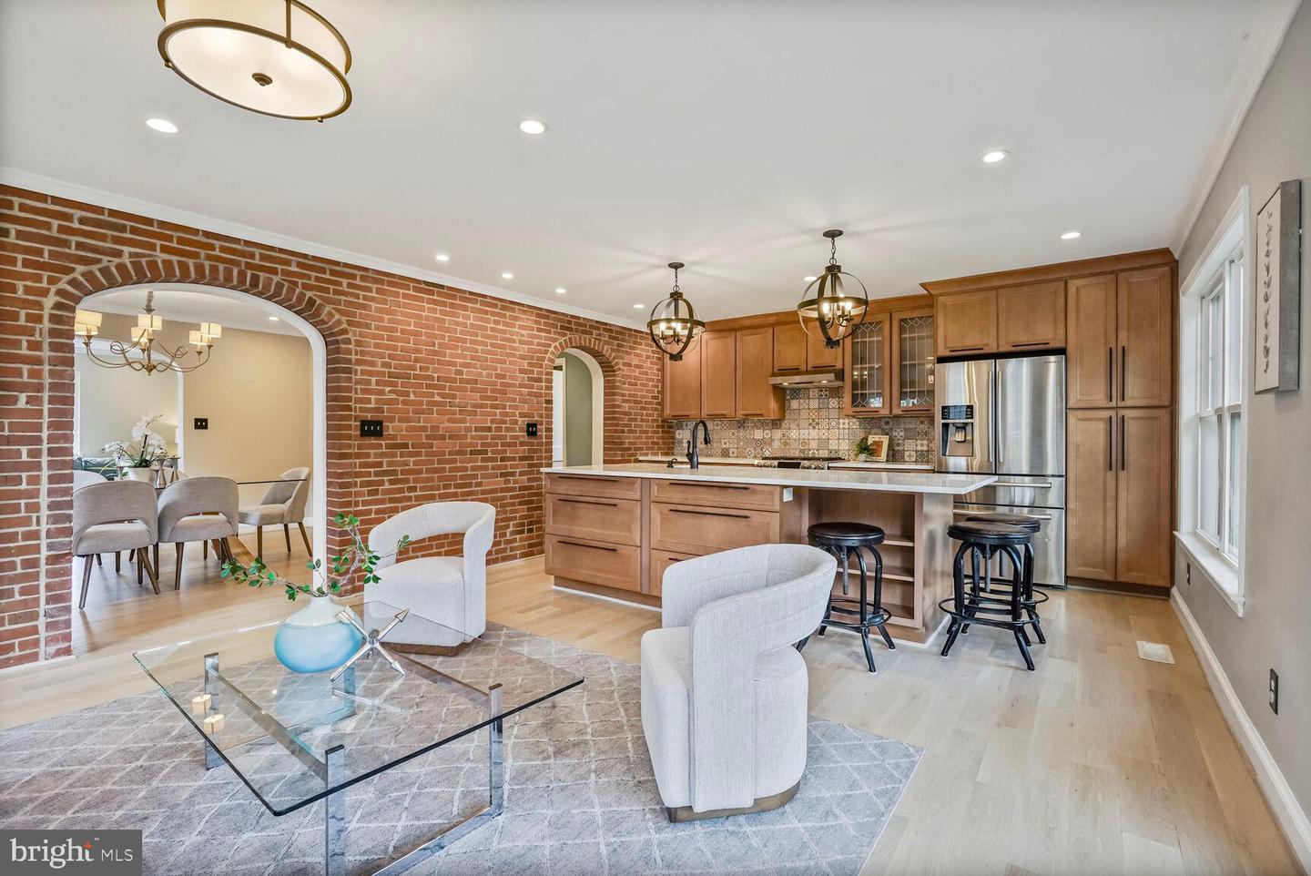 6111 WASHINGTON BLVD, ARLINGTON, Virginia 22205, 5 Bedrooms Bedrooms, ,2 BathroomsBathrooms,Residential,For sale,6111 WASHINGTON BLVD,VAAR2060062 MLS # VAAR2060062