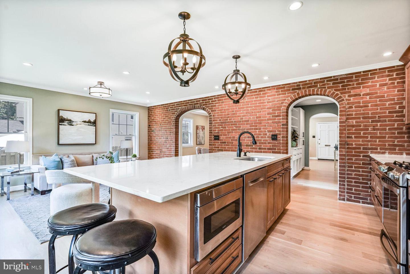 6111 WASHINGTON BLVD, ARLINGTON, Virginia 22205, 5 Bedrooms Bedrooms, ,2 BathroomsBathrooms,Residential,For sale,6111 WASHINGTON BLVD,VAAR2060062 MLS # VAAR2060062