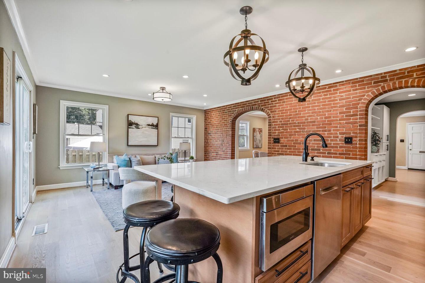6111 WASHINGTON BLVD, ARLINGTON, Virginia 22205, 5 Bedrooms Bedrooms, ,2 BathroomsBathrooms,Residential,For sale,6111 WASHINGTON BLVD,VAAR2060062 MLS # VAAR2060062