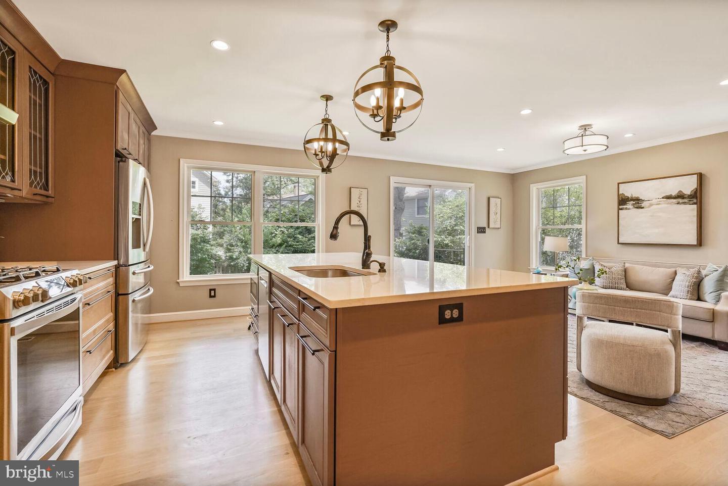 6111 WASHINGTON BLVD, ARLINGTON, Virginia 22205, 5 Bedrooms Bedrooms, ,2 BathroomsBathrooms,Residential,For sale,6111 WASHINGTON BLVD,VAAR2060062 MLS # VAAR2060062