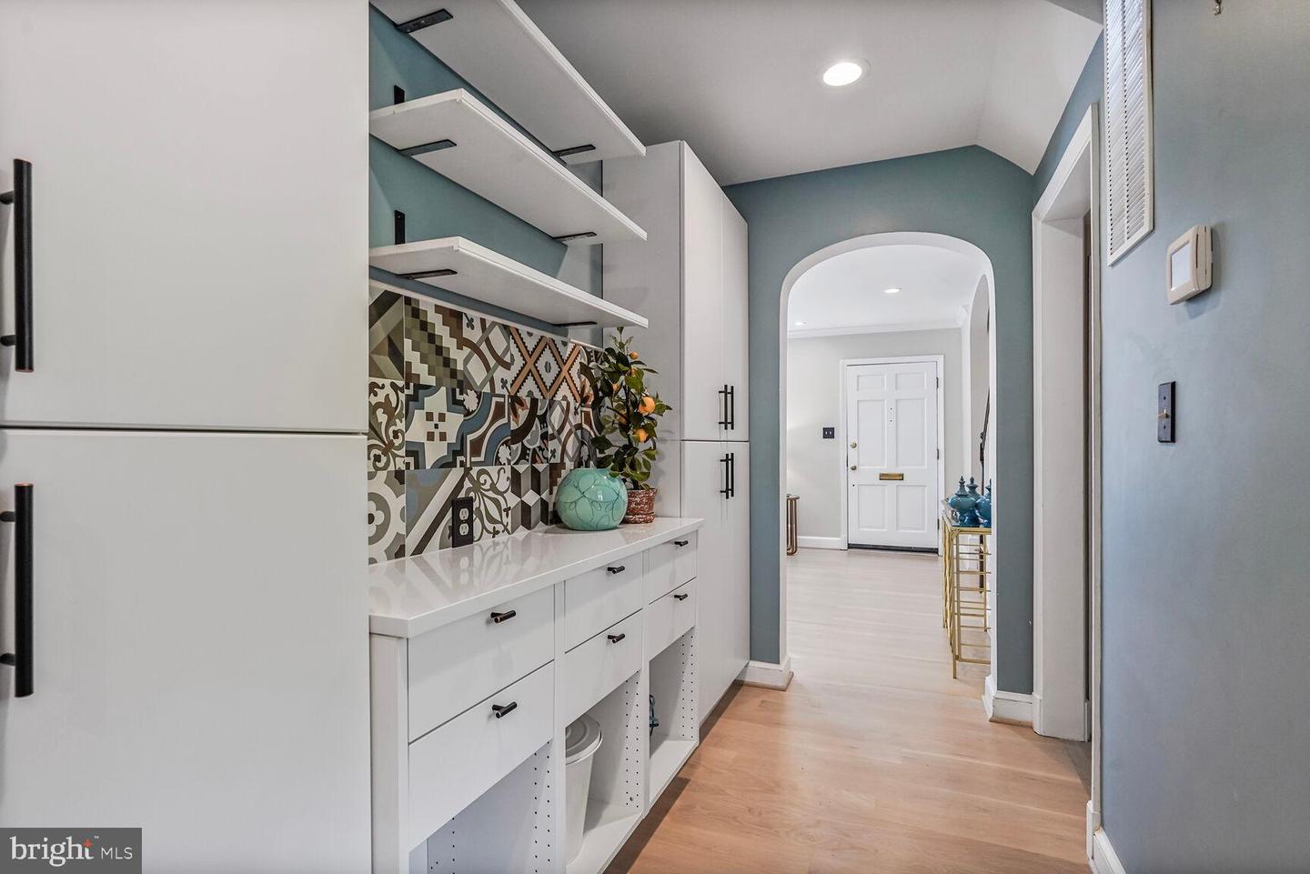 6111 WASHINGTON BLVD, ARLINGTON, Virginia 22205, 5 Bedrooms Bedrooms, ,2 BathroomsBathrooms,Residential,For sale,6111 WASHINGTON BLVD,VAAR2060062 MLS # VAAR2060062