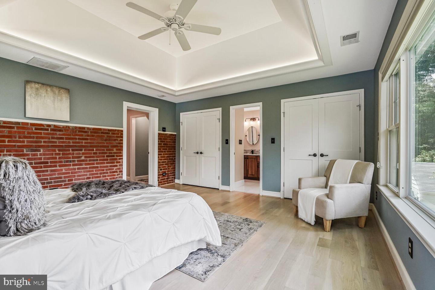 6111 WASHINGTON BLVD, ARLINGTON, Virginia 22205, 5 Bedrooms Bedrooms, ,2 BathroomsBathrooms,Residential,For sale,6111 WASHINGTON BLVD,VAAR2060062 MLS # VAAR2060062