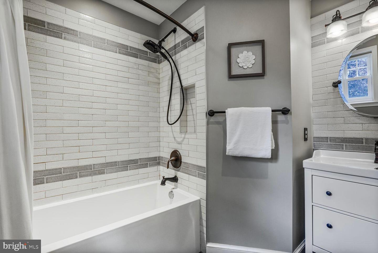 6111 WASHINGTON BLVD, ARLINGTON, Virginia 22205, 5 Bedrooms Bedrooms, ,2 BathroomsBathrooms,Residential,For sale,6111 WASHINGTON BLVD,VAAR2060062 MLS # VAAR2060062