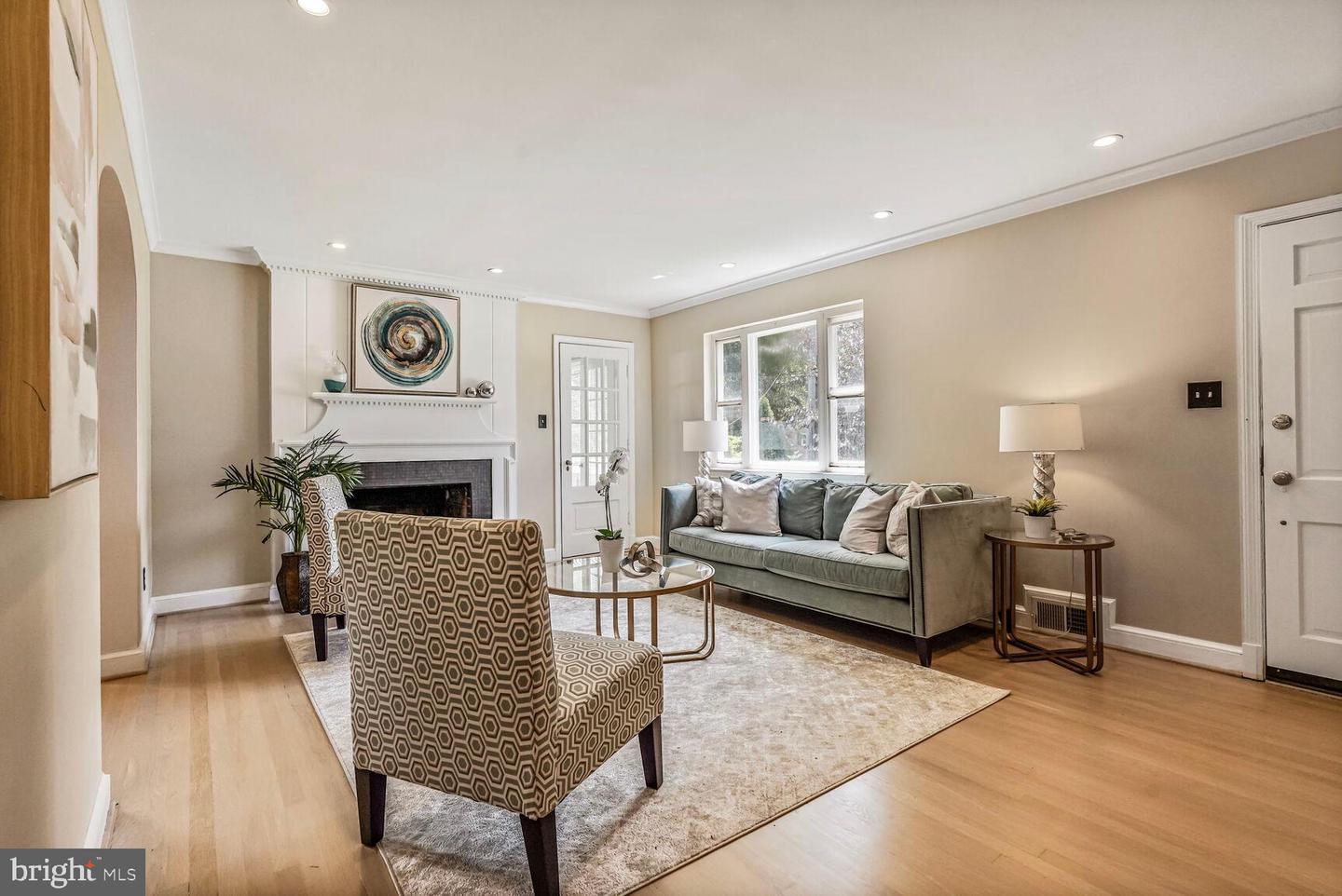 6111 WASHINGTON BLVD, ARLINGTON, Virginia 22205, 5 Bedrooms Bedrooms, ,2 BathroomsBathrooms,Residential,For sale,6111 WASHINGTON BLVD,VAAR2060062 MLS # VAAR2060062
