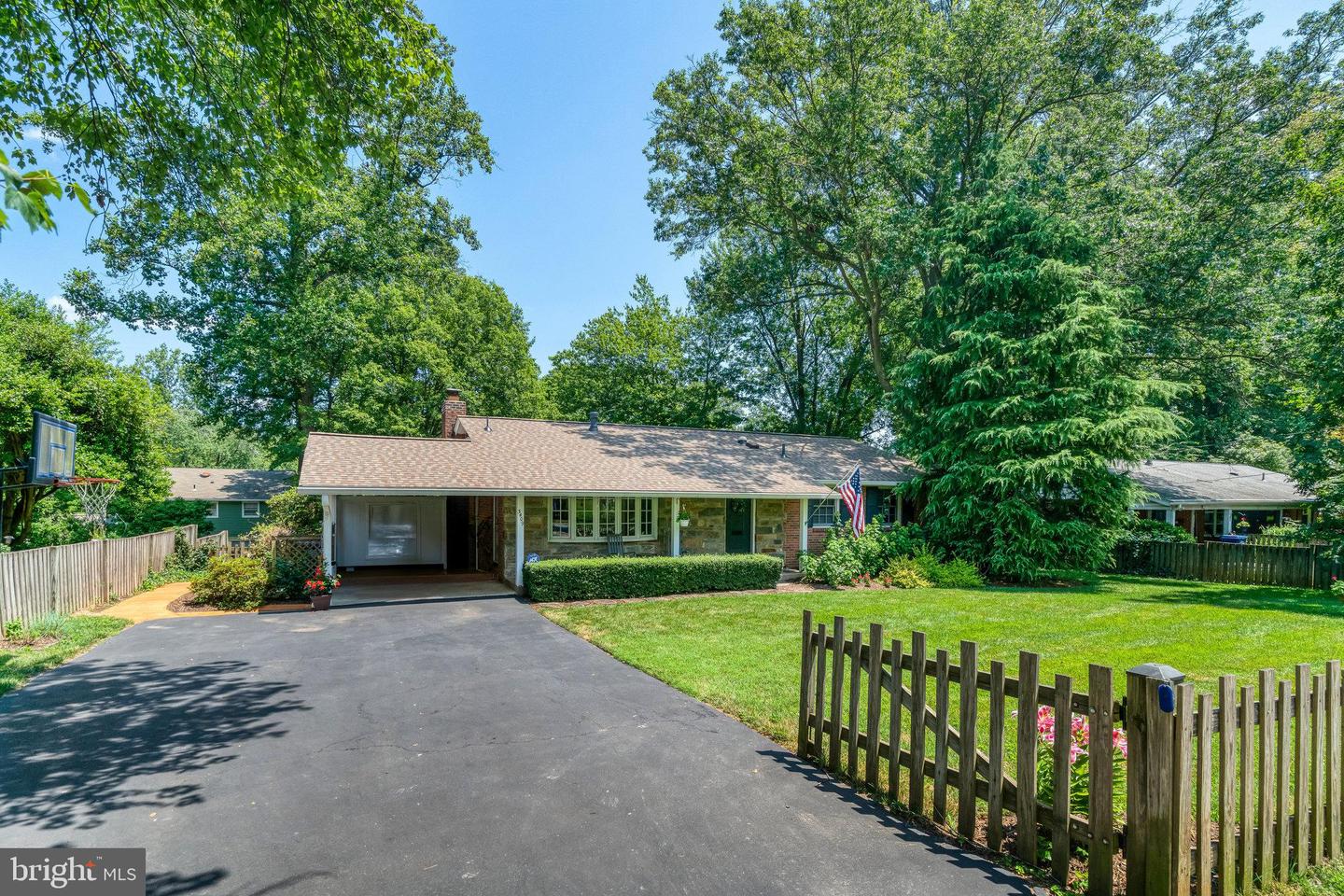 3409 SLADE RUN DR, FALLS CHURCH, Virginia 22042, 4 Bedrooms Bedrooms, ,3 BathroomsBathrooms,Residential,For sale,3409 SLADE RUN DR,VAFX2252884 MLS # VAFX2252884