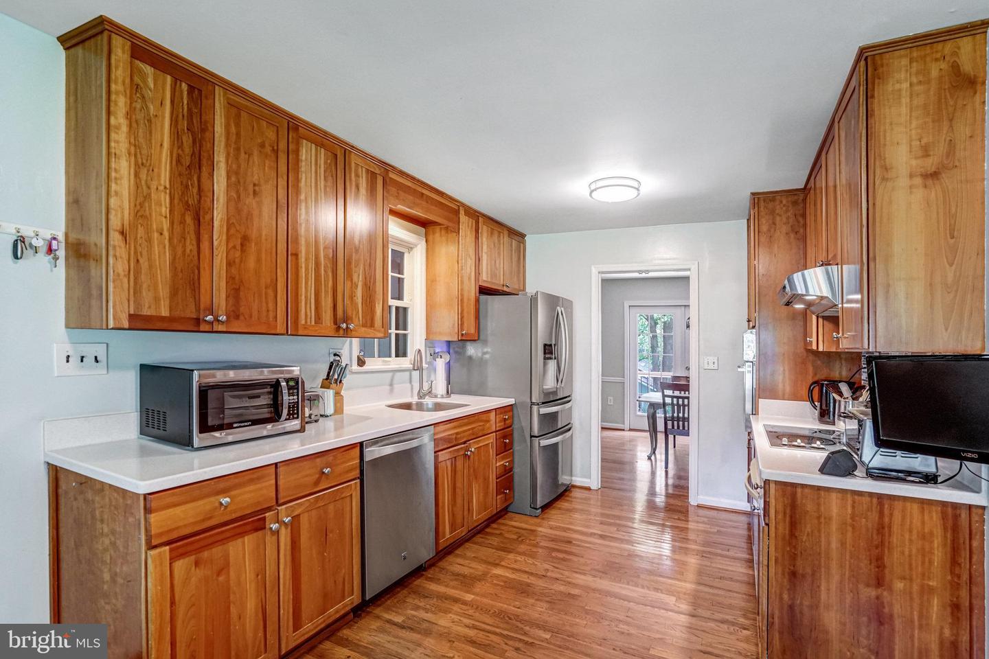 3409 SLADE RUN DR, FALLS CHURCH, Virginia 22042, 4 Bedrooms Bedrooms, ,3 BathroomsBathrooms,Residential,For sale,3409 SLADE RUN DR,VAFX2252884 MLS # VAFX2252884