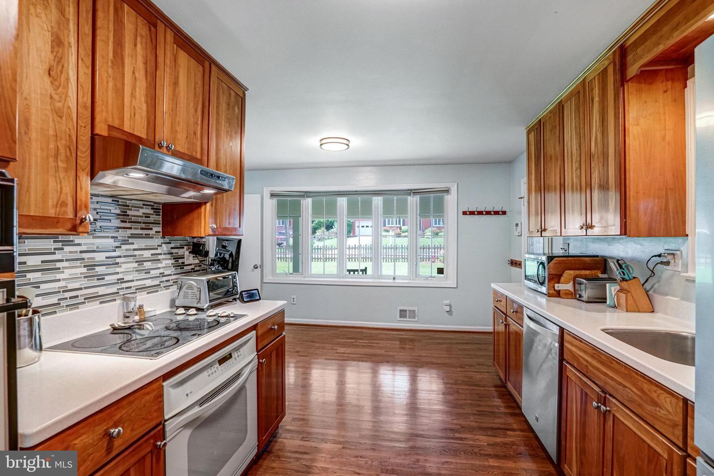 3409 SLADE RUN DR, FALLS CHURCH, Virginia 22042, 4 Bedrooms Bedrooms, ,3 BathroomsBathrooms,Residential,For sale,3409 SLADE RUN DR,VAFX2252884 MLS # VAFX2252884