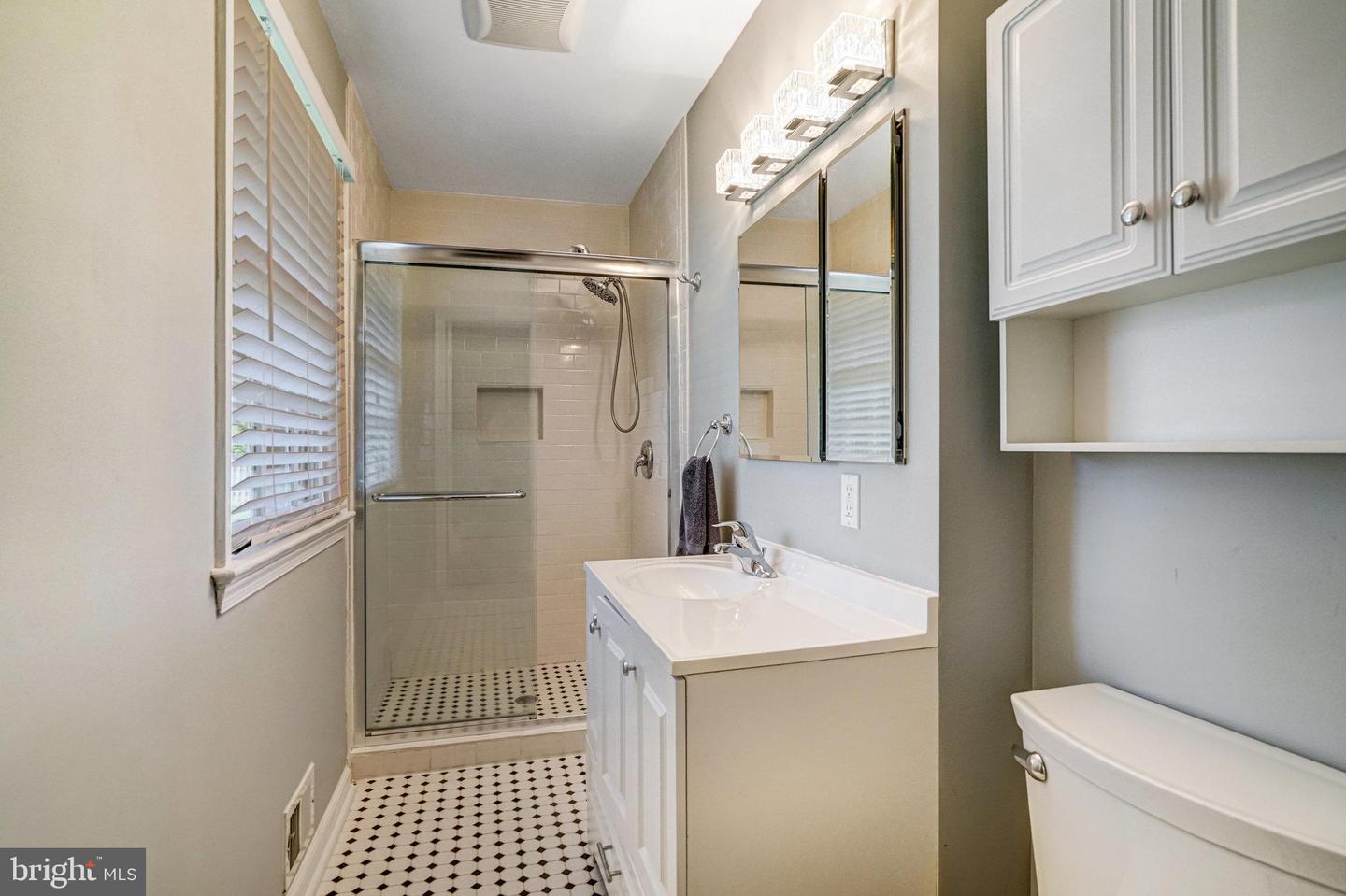 3409 SLADE RUN DR, FALLS CHURCH, Virginia 22042, 4 Bedrooms Bedrooms, ,3 BathroomsBathrooms,Residential,For sale,3409 SLADE RUN DR,VAFX2252884 MLS # VAFX2252884