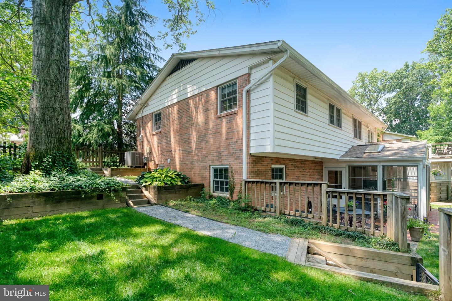 3409 SLADE RUN DR, FALLS CHURCH, Virginia 22042, 4 Bedrooms Bedrooms, ,3 BathroomsBathrooms,Residential,For sale,3409 SLADE RUN DR,VAFX2252884 MLS # VAFX2252884