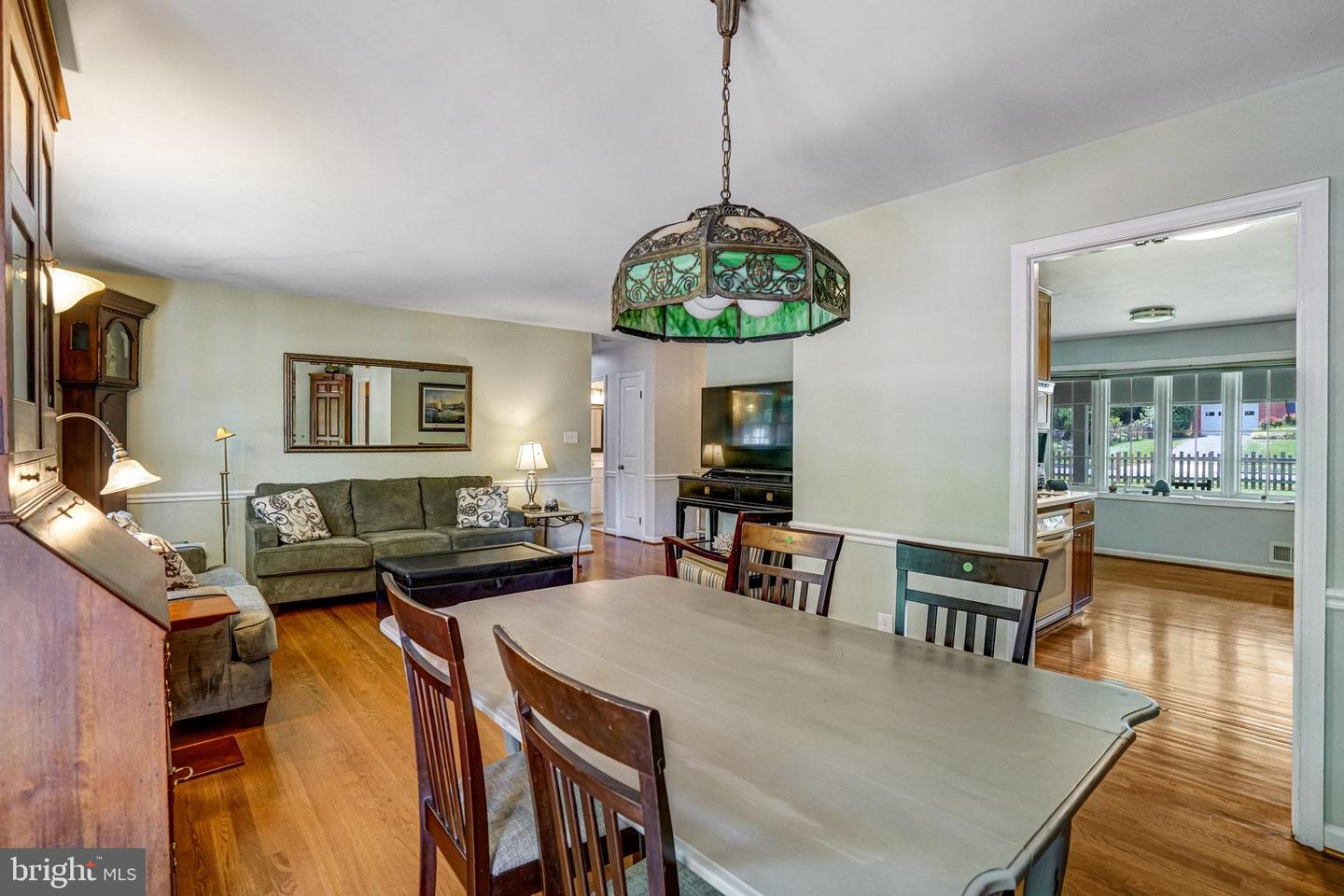 3409 SLADE RUN DR, FALLS CHURCH, Virginia 22042, 4 Bedrooms Bedrooms, ,3 BathroomsBathrooms,Residential,For sale,3409 SLADE RUN DR,VAFX2252884 MLS # VAFX2252884