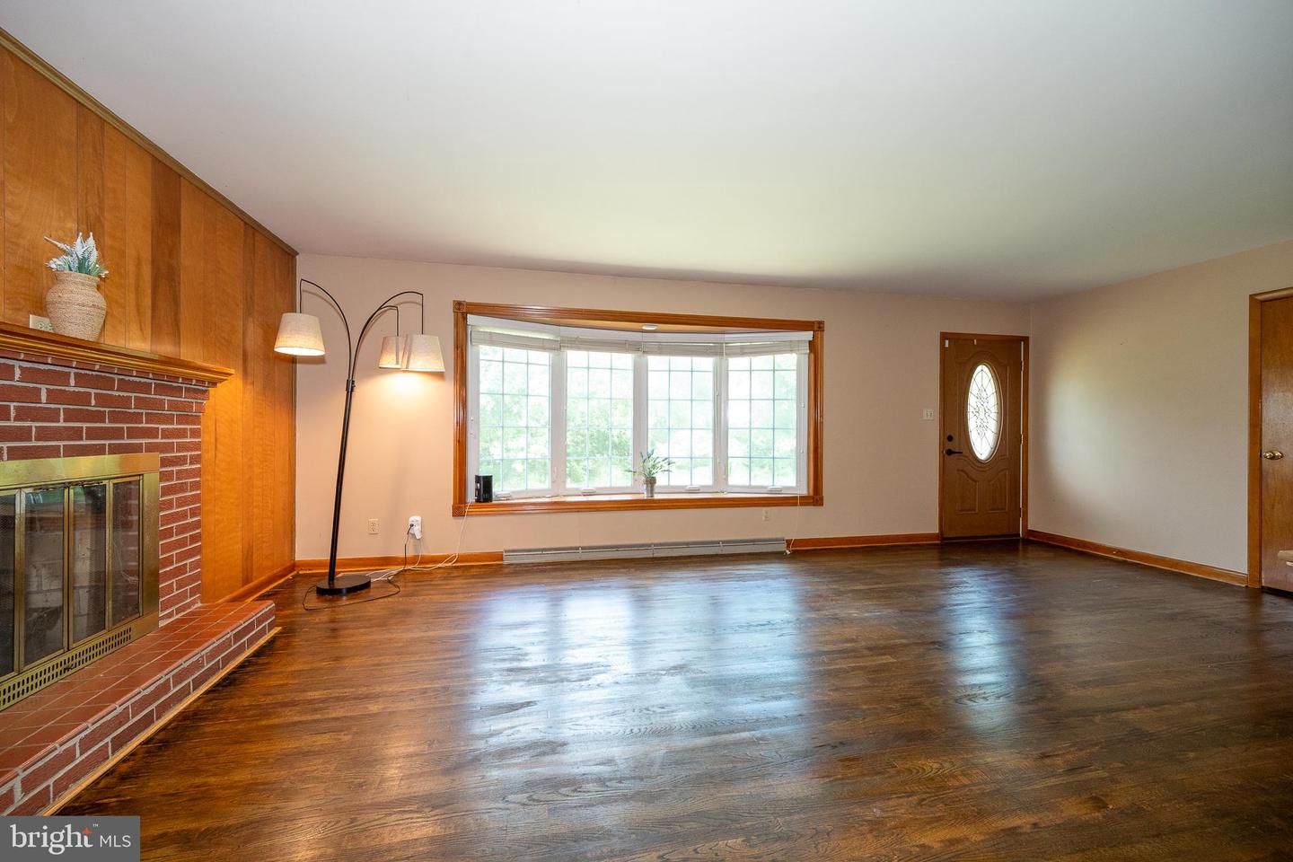 6883 S EAST SIDE HWY, ELKTON, Virginia 22827, 4 Bedrooms Bedrooms, ,2 BathroomsBathrooms,Residential,For sale,6883 S EAST SIDE HWY,VARO2002424 MLS # VARO2002424