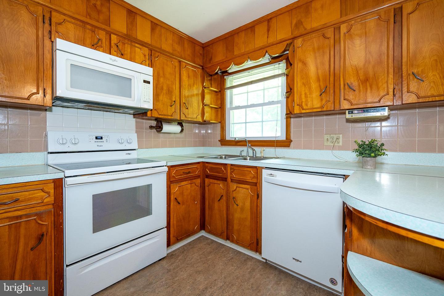 6883 S EAST SIDE HWY, ELKTON, Virginia 22827, 4 Bedrooms Bedrooms, ,2 BathroomsBathrooms,Residential,For sale,6883 S EAST SIDE HWY,VARO2002424 MLS # VARO2002424