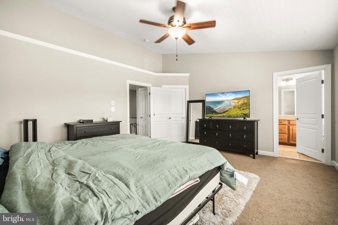 21016 COURTLAND VILLAGE DR, LEESBURG, Virginia 20175, 3 Bedrooms Bedrooms, ,2 BathroomsBathrooms,Residential,For sale,21016 COURTLAND VILLAGE DR,VALO2101112 MLS # VALO2101112