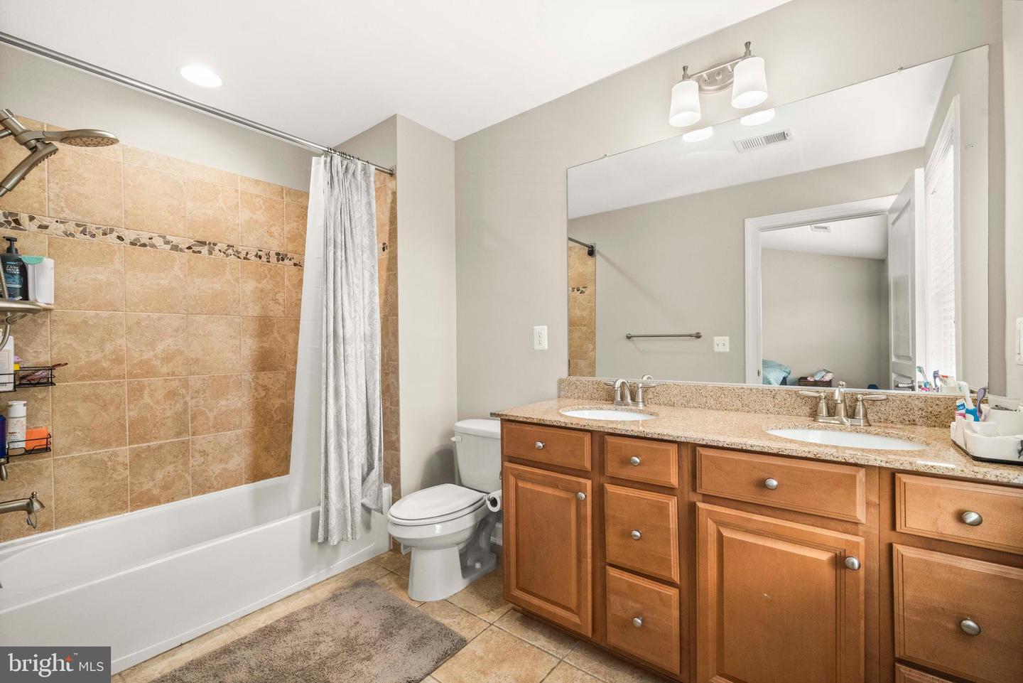 21016 COURTLAND VILLAGE DR, LEESBURG, Virginia 20175, 3 Bedrooms Bedrooms, ,2 BathroomsBathrooms,Residential,For sale,21016 COURTLAND VILLAGE DR,VALO2101112 MLS # VALO2101112