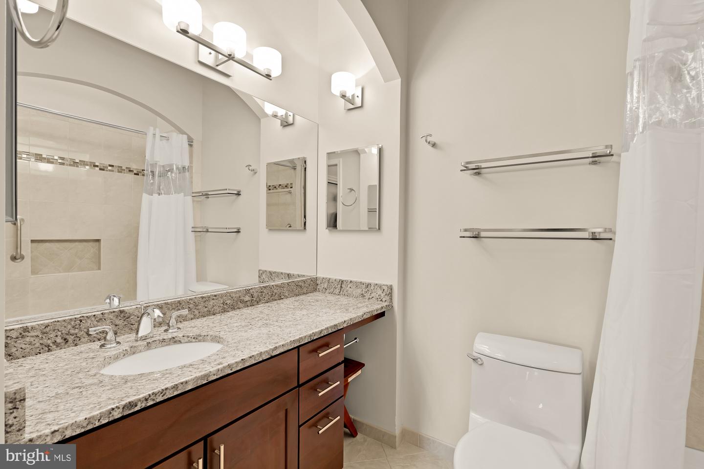 125 N LEE ST #DH501, ALEXANDRIA, Virginia 22314, 2 Bedrooms Bedrooms, ,2 BathroomsBathrooms,Residential,For sale,125 N LEE ST #DH501,VAAX2047164 MLS # VAAX2047164