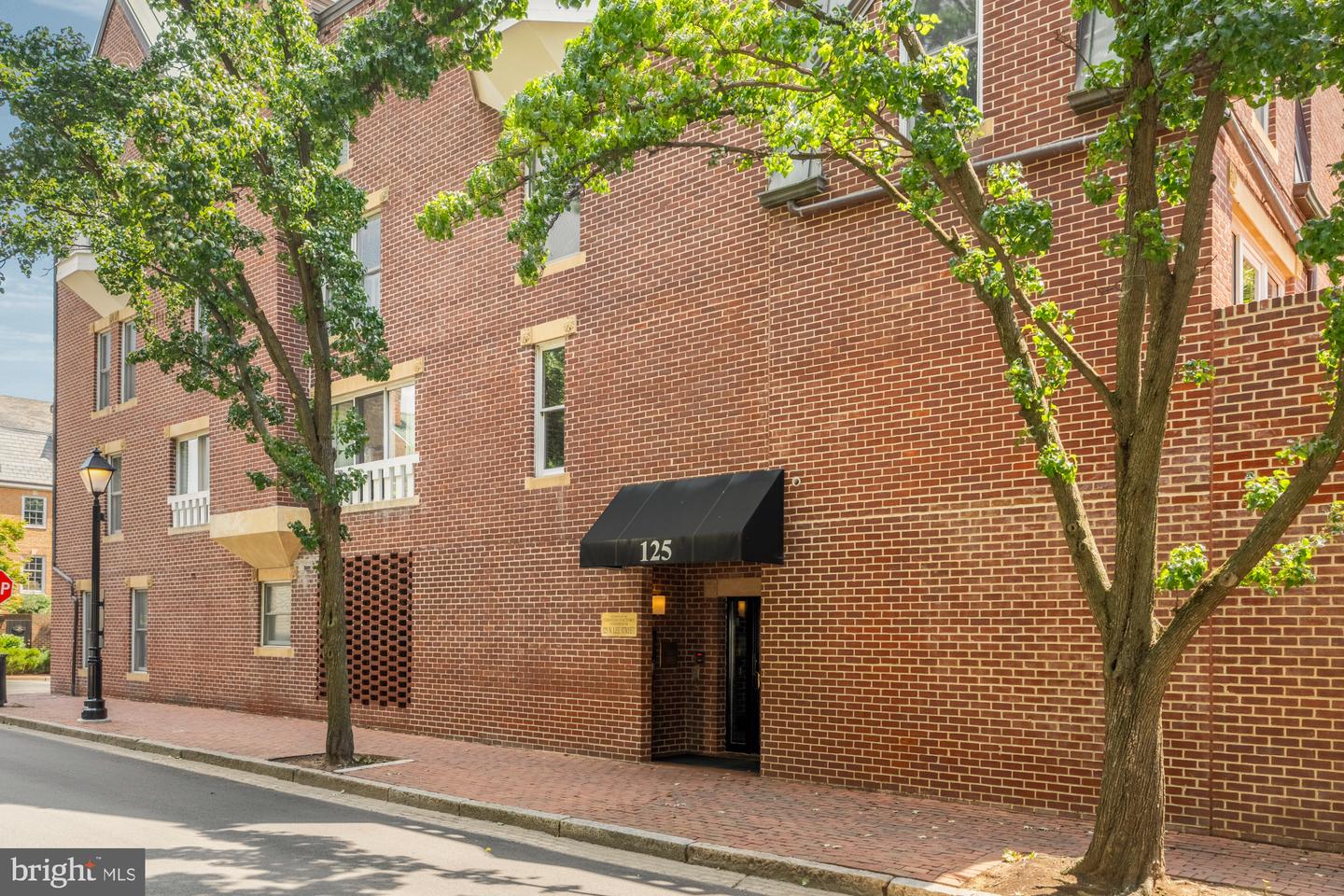 125 N LEE ST #DH501, ALEXANDRIA, Virginia 22314, 2 Bedrooms Bedrooms, ,2 BathroomsBathrooms,Residential,For sale,125 N LEE ST #DH501,VAAX2047164 MLS # VAAX2047164