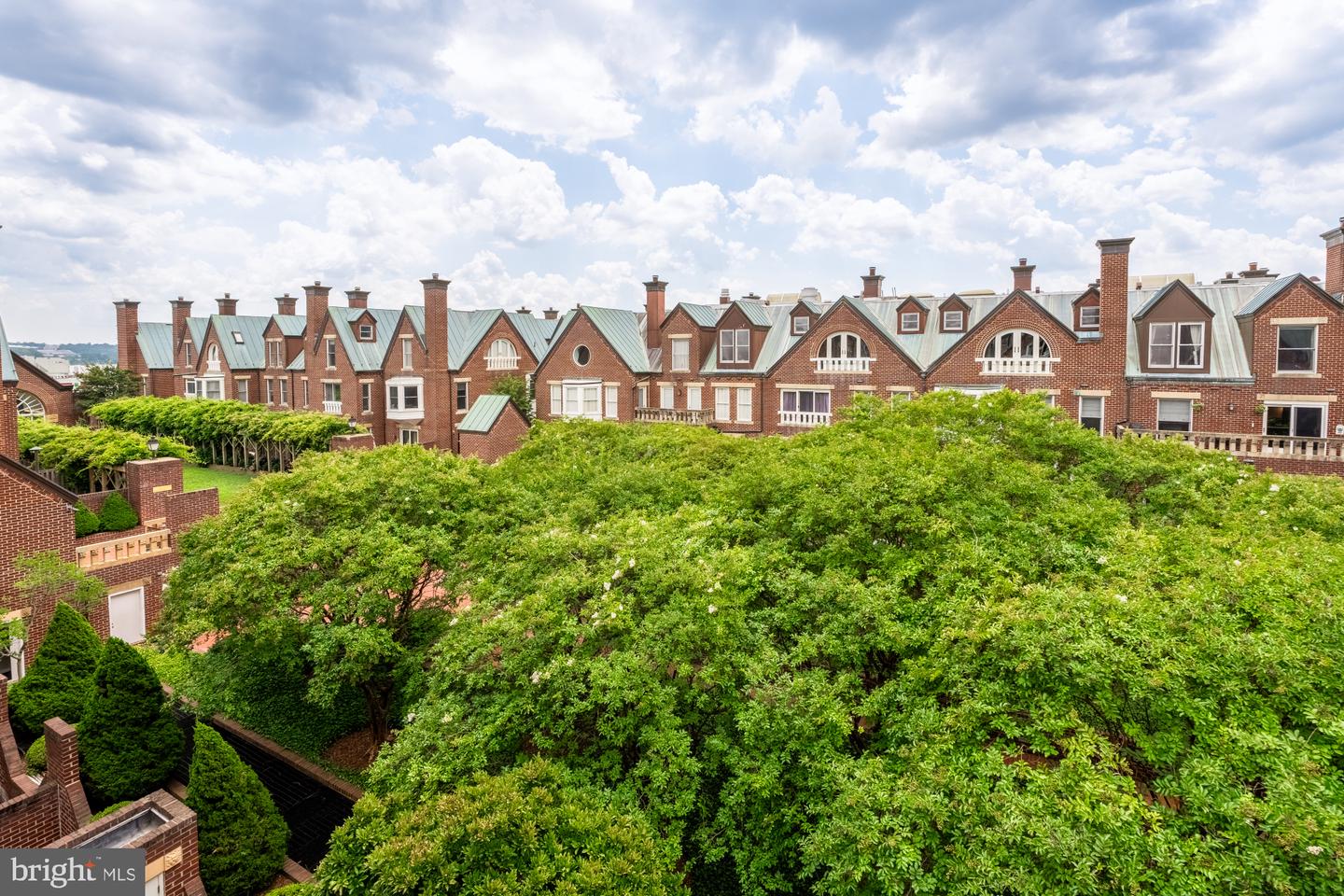 125 N LEE ST #DH501, ALEXANDRIA, Virginia 22314, 2 Bedrooms Bedrooms, ,2 BathroomsBathrooms,Residential,For sale,125 N LEE ST #DH501,VAAX2047164 MLS # VAAX2047164