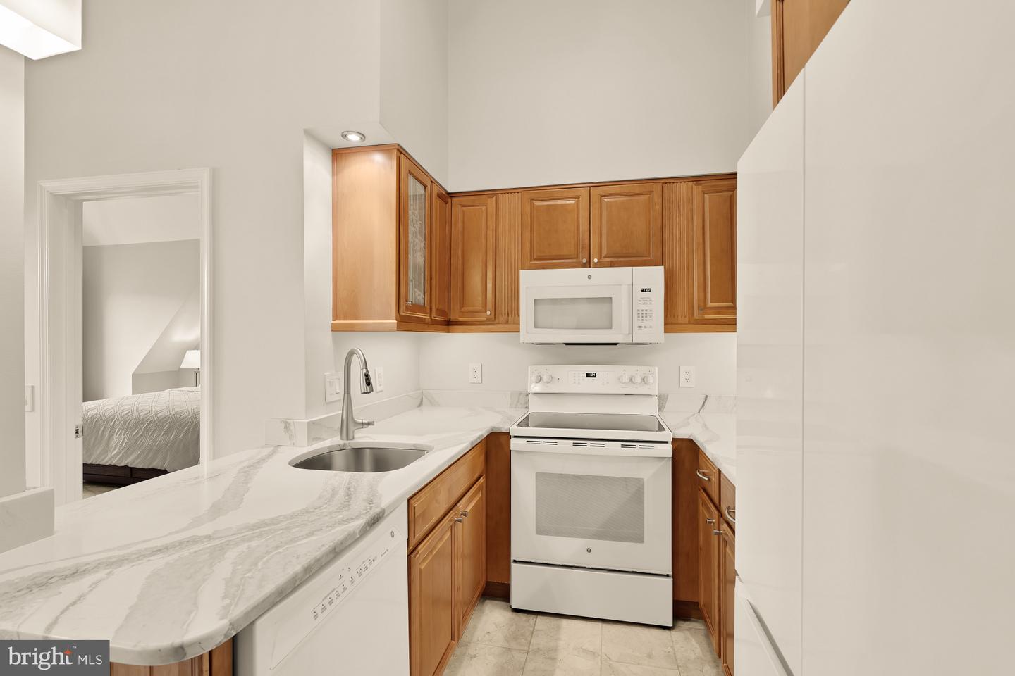 125 N LEE ST #DH501, ALEXANDRIA, Virginia 22314, 2 Bedrooms Bedrooms, ,2 BathroomsBathrooms,Residential,For sale,125 N LEE ST #DH501,VAAX2047164 MLS # VAAX2047164