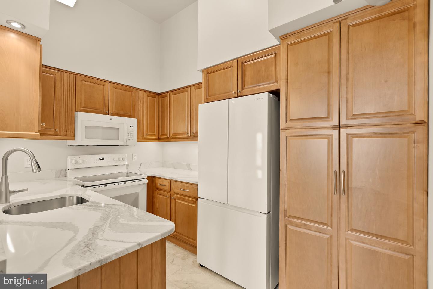 125 N LEE ST #DH501, ALEXANDRIA, Virginia 22314, 2 Bedrooms Bedrooms, ,2 BathroomsBathrooms,Residential,For sale,125 N LEE ST #DH501,VAAX2047164 MLS # VAAX2047164