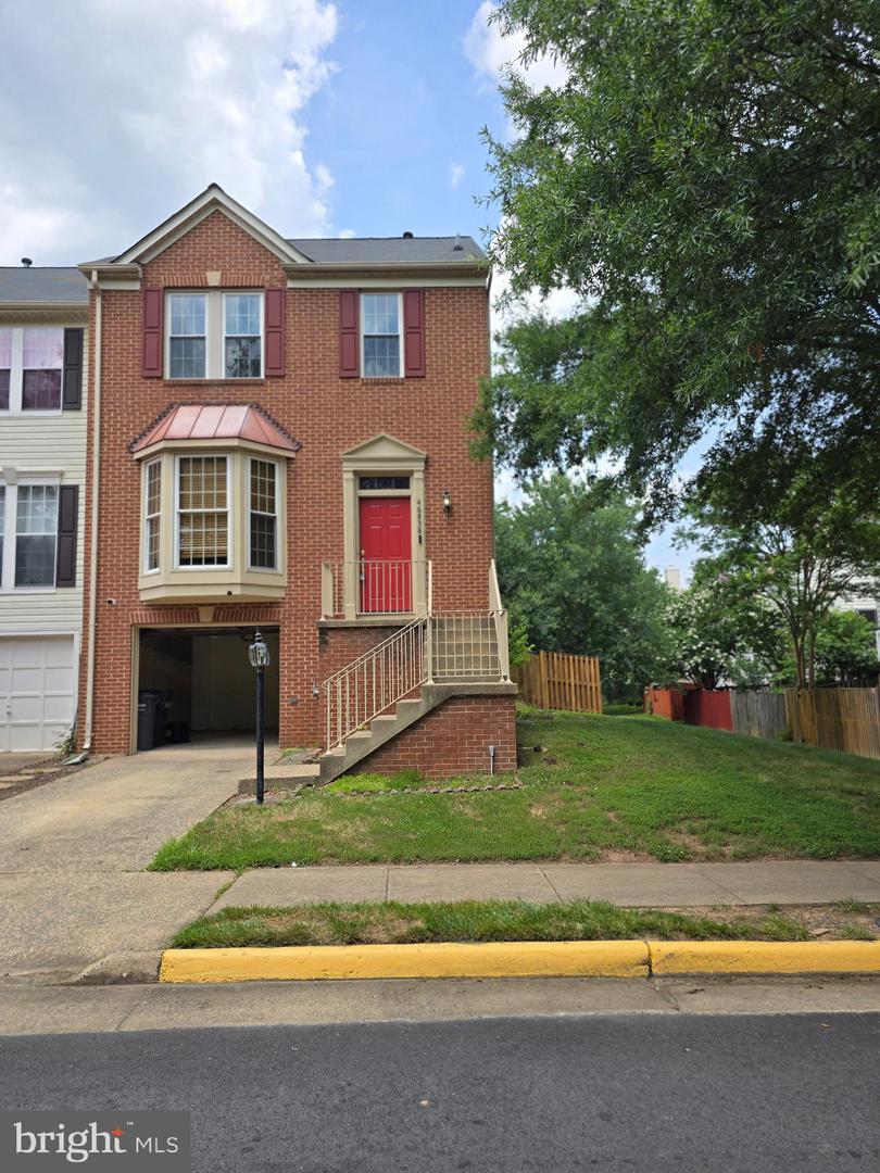 46838 GRAHAM COVE SQ, STERLING, Virginia 20165, 3 Bedrooms Bedrooms, ,2 BathroomsBathrooms,Residential,For sale,46838 GRAHAM COVE SQ,VALO2101186 MLS # VALO2101186