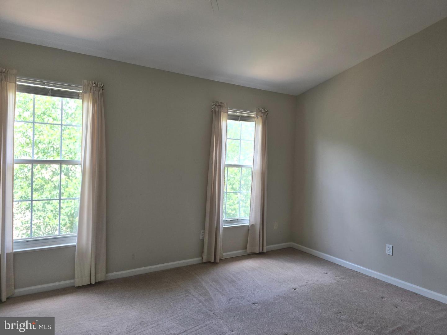 46838 GRAHAM COVE SQ, STERLING, Virginia 20165, 3 Bedrooms Bedrooms, ,2 BathroomsBathrooms,Residential,For sale,46838 GRAHAM COVE SQ,VALO2101186 MLS # VALO2101186