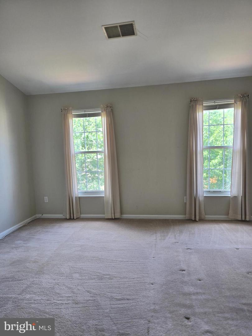 46838 GRAHAM COVE SQ, STERLING, Virginia 20165, 3 Bedrooms Bedrooms, ,2 BathroomsBathrooms,Residential,For sale,46838 GRAHAM COVE SQ,VALO2101186 MLS # VALO2101186