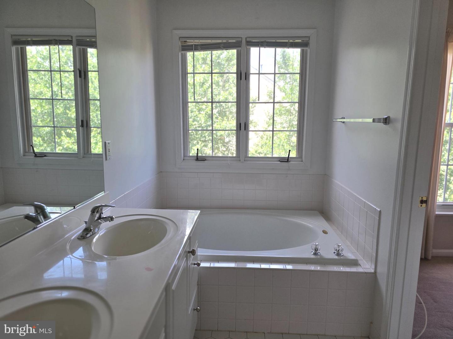 46838 GRAHAM COVE SQ, STERLING, Virginia 20165, 3 Bedrooms Bedrooms, ,2 BathroomsBathrooms,Residential,For sale,46838 GRAHAM COVE SQ,VALO2101186 MLS # VALO2101186