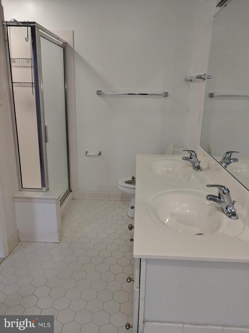 46838 GRAHAM COVE SQ, STERLING, Virginia 20165, 3 Bedrooms Bedrooms, ,2 BathroomsBathrooms,Residential,For sale,46838 GRAHAM COVE SQ,VALO2101186 MLS # VALO2101186